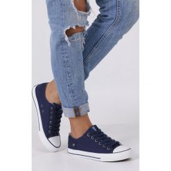 Granatowe trampki sznurowane big star dd274335. Niebieskie trampki i tenisówki damskie BIG STAR, bez wzorów, z materiału, na sznurówki. W wyprzedaży za 88,99 zł.