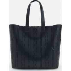 Torba shopper z saszetką - Czarny. Czarne torby damskie na zakupy Reserved, bez wzorów, bez dodatków. W wyprzedaży za 59,99 zł.