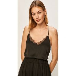 Answear Lab - Bluzka. Czarne bluzki damskie Answear Lab, na co dzień, s, bez wzorów, z poliesteru, eleganckie, bez kołnierzyka, bez rękawów. Za 69,90 zł.