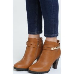 Camelowe Botki Indulgent. Szare botki damskie lity Born2be, przed kostkę, na wysokim obcasie, z paskami. Za 74,99 zł.