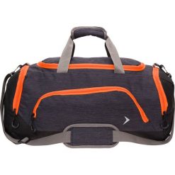 Torba sportowa TPU604 - ciemny szary melanż - Outhorn. Szare torby podróżne marki Outhorn, w paski, z gumy. W wyprzedaży za 54,99 zł.
