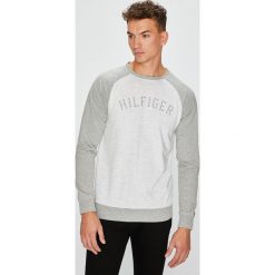 Tommy Hilfiger - Bluza. Szare bejsbolówki męskie TOMMY HILFIGER, m, z bawełny, bez kaptura. W wyprzedaży za 259,90 zł.