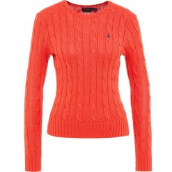 Polo Ralph Lauren JULIANNA Sweter tomato. Czerwone swetry klasyczne damskie marki Polo Ralph Lauren, l, z bawełny, polo. Za 589,00 zł.