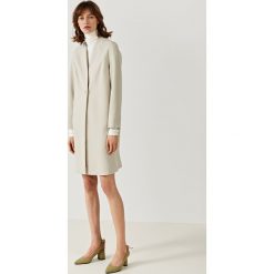 Simple - Płaszcz. Szare płaszcze damskie marki Simple, z elastanu. W wyprzedaży za 479,90 zł.