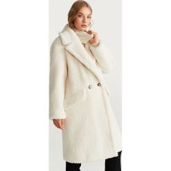 Mango - Płaszcz Michela. Białe kurtki damskie Mango, s, bez wzorów, z poliesteru. Za 449,90 zł.