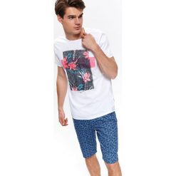 T-shirt z nadrukiem. Białe t-shirty męskie na zimę, xl, z nadrukiem, z bawełny, krótkie. W wyprzedaży za 19,99 zł.