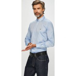 Lacoste - Koszula. Niebieskie koszule męskie Lacoste, m, bez wzorów, z bawełny, casualowe, button down, z długim rękawem. W wyprzedaży za 239,90 zł.