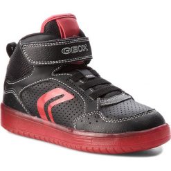 Sneakersy GEOX - J Kommodor B.C J825PC 0BCBU C0048 S Black/Red. Czarne trampki chłopięce Geox, bez wzorów, ze skóry ekologicznej, bez zapięcia. W wyprzedaży za 229,00 zł.