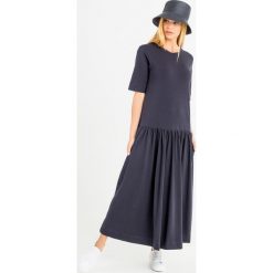 SUKIENKA URSOLA Max Mara Leisure. Sukienki damskie Max Mara Leisure, l, bez wzorów, eleganckie, bez kołnierzyka, bez rękawów. Za 739,00 zł.