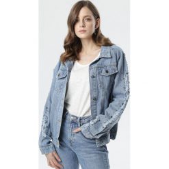 Jasnoniebieska Kurtka Nelairi. Niebieskie kurtki damskie Born2be, s, bez wzorów, z jeansu, glamour, długie, bez kaptura. Za 189,99 zł.