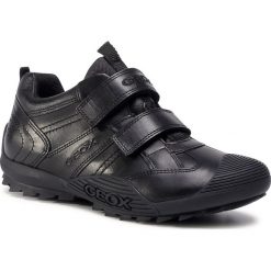 Sneakersy GEOX - J Savage A J0424A 00043 C9999 D Black. Czarne trampki chłopięce Geox, bez wzorów, ze skóry ekologicznej, na rzepy. Za 309,00 zł.