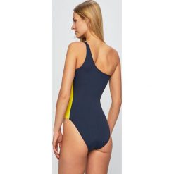 Tommy Hilfiger - Strój kąpielowy. Niebieskie stroje kąpielowe damskie TOMMY HILFIGER, s, z nadrukiem, z elastanu. W wyprzedaży za 319,90 zł.