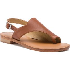 Sandały EMU AUSTRALIA - Mado W11844 Tan. Pomarańczowe klapki damskie EMU Australia, bez wzorów, ze skóry, bez obcasa, na obcasie. Za 379,00 zł.