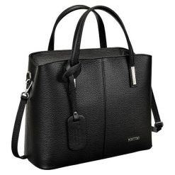 Skórzana torebka w kolorze czarnym - (S)32 x (W)26 x (G)14 cm. Czarne torebki klasyczne damskie Bosccolo, w paski, ze skóry. W wyprzedaży za 339,95 zł.