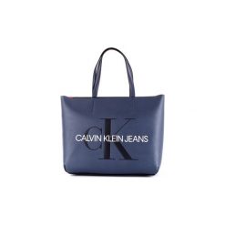 Torby shopper Calvin Klein Jeans K60K605521. Niebieskie torby damskie na zakupy Calvin Klein Jeans, bez wzorów, z jeansu, bez dodatków. Za 451,59 zł.