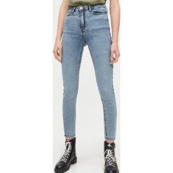 Jeansy high waist -. Jeansy damskie Cropp, z podwyższonym stanem. Za 89,99 zł.