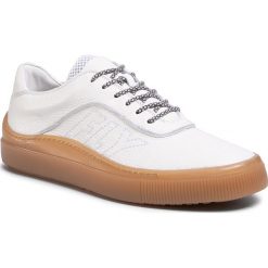 Sneakersy FLY LONDON - Samafly P601415002 White/Honeysol. Białe sneakersy męskie Fly London, na co dzień, bez wzorów, ze skóry, klasyczne, bez zapięcia. W wyprzedaży za 439,00 zł.