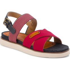 Sandały WRANGLER - Sunset Karen WL181647 Red 87. Czerwone klapki damskie Wrangler, bez wzorów, ze skóry ekologicznej, bez obcasa. W wyprzedaży za 149,00 zł.