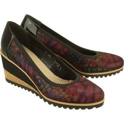 BIOECO BY ARKA 5152 966 83 czarny, czółenka damskie. Czarne koturny damskie Bioeco by Arka, bez obcasa, na koturnie, bez zapięcia. Za 299,90 zł.