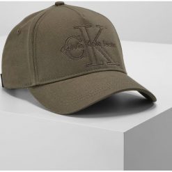 Czapki damskie: Calvin Klein Jeans REISSUE BASEBALL Czapka z daszkiem khaki