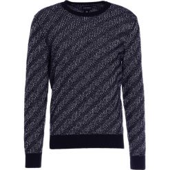 Club Monaco DIAGONAL HERRINGBONE CREW Sweter black/grey. Czarne bez kategorii marki Club Monaco, m, z wełny. W wyprzedaży za 623,20 zł.