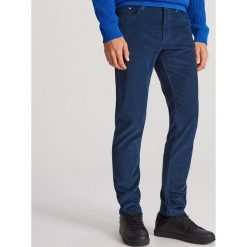 Sztruksowe spodnie slim - Niebieski. Niebieskie spodnie męskie Reserved, m, bez wzorów, ze sztruksu. Za 129,99 zł.