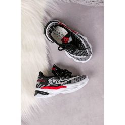 Czarne buty sportowe sznurowane casu 2-21. Czarne buty dziewczęce sportowe Casu, bez wzorów, na sznurówki. Za 39,99 zł.