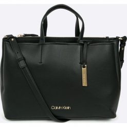 Torebki klasyczne damskie: Calvin Klein – Torebka