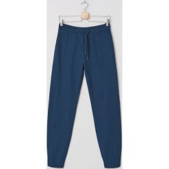 Joggery z organicznej bawełny - Granatowy. Niebieskie spodnie męskie House, s, bez wzorów, z bawełny. Za 99,99 zł.