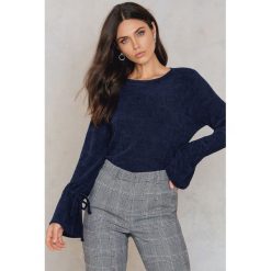 NA-KD Sweter z okrągłym dekoltem i wiązanym rękawem - Blue. Niebieskie swetry damskie NA-KD, bez wzorów, z poliesteru, boho, z długim rękawem, długie, bez kaptura. Za 161,95 zł.