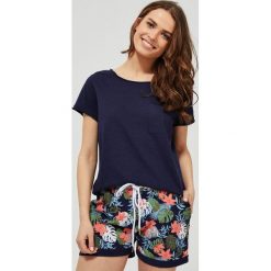 T-shirt bawełniany z kieszonką. Niebieskie bluzki damskie Moodo, s, bez wzorów, z bawełny, klasyczne, z okrągłym kołnierzem. Za 19,99 zł.