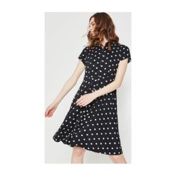 Wzorzysta sukienka. Szare sukienki balowe Promod, z koszulowym kołnierzykiem, z krótkim rękawem, mini, dopasowane. Za 83,50 zł.