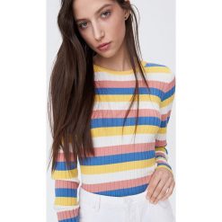 Sweter w paski -. Swetry damskie Sinsay, s, w paski, bez rękawów, bez kaptura. W wyprzedaży za 19,99 zł.
