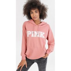 Ciemnoróżowa Bluza Vhesney. Różowe bluzy damskie Born2be, s, bez wzorów, bez rękawów, z kapturem. Za 69,99 zł.