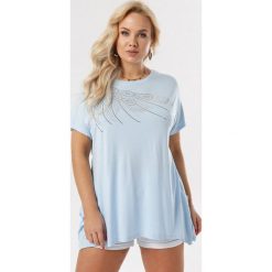 Jasnoniebieska Bluzka Janie. Niebieskie bluzki damskie Born2be, xl, bez wzorów, bez kołnierzyka, bez rękawów. W wyprzedaży za 49,99 zł.