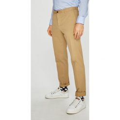 Tommy Hilfiger Tailored - Spodnie. Brązowe chinosy męskie marki Tommy Hilfiger Tailored, z elastanu. Za 449,90 zł.