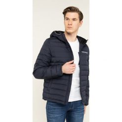 Kurtka zimowa Calvin Klein Jeans J30J312764. Niebieskie kurtki męskie Calvin Klein Jeans, na zimę, xl, bez wzorów, z poliesteru, bez kaptura. W wyprzedaży za 339,00 zł.