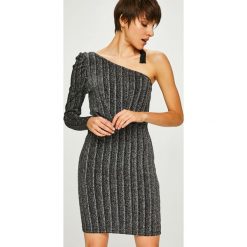 Vero Moda - Sukienka. Czarne sukienki damskie Vero Moda, na co dzień, s, bez wzorów, z elastanu, casualowe, bez kołnierzyka, bez rękawów, mini, proste. W wyprzedaży za 59,90 zł.