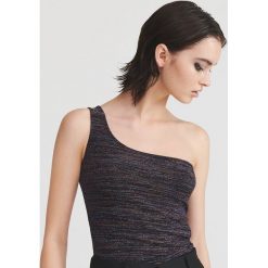 Brokatowy top na jedno ramię - Czarny. Czarne topy damskie Reserved, s, bez wzorów, bez kołnierzyka. W wyprzedaży za 19,99 zł.