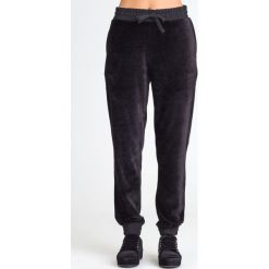 CZARNE SPODNIE WELUROWE ICE PLAY. Czarne spodnie damskie Ice Play, xs, z weluru. Za 294,50 zł.