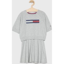 Tommy Hilfiger - Sukienka dziecięca 116 - 176 cm. Niebieskie sukienki dziewczęce TOMMY HILFIGER, z haftami, z elastanu, casualowe, z krótkim rękawem, krótkie, mini, rozkloszowane. W wyprzedaży za 239,90 zł.