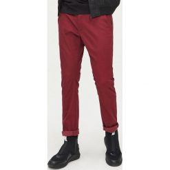 Spodnie slim basic - Bordowy. Czerwone spodnie męskie Cropp, m, bez wzorów. Za 89,99 zł.