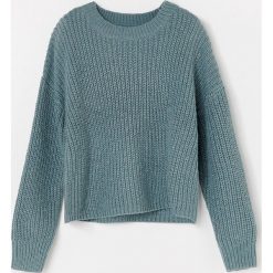 Sweter o grubym splocie - Turkusowy. Niebieskie swetry damskie Reserved, bez wzorów, ze splotem, bez rękawów, bez kaptura. Za 69,99 zł.