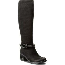 Kozaki CARINII - B4173 360-E50-POL-861. Czarne buty zimowe damskie marki Carinii, z nubiku, na obcasie. W wyprzedaży za 309,00 zł.