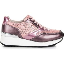 Buty sportowe z brokatem KYLIE różowe. Różowe buty sportowe damskie marki KYLIE, sportowe. Za 119,00 zł.