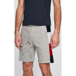 Tommy Hilfiger - Szorty sportowe Sky Captain. Szare spodenki sportowe męskie TOMMY HILFIGER, xl, bez wzorów, z bawełny, sportowe. W wyprzedaży za 299,90 zł.