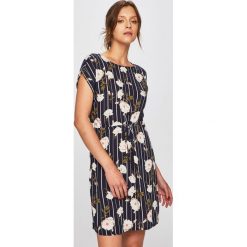 Vero Moda - Sukienka. Czarne sukienki damskie Vero Moda, na co dzień, s, bez wzorów, z wiskozy, casualowe, z okrągłym kołnierzem, bez rękawów, mini, proste. Za 119,90 zł.