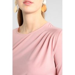 Sukienki hiszpanki: Ivyrevel VERBENA DRESS Sukienka etui rose pink