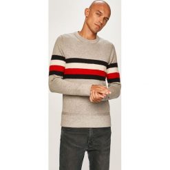 Tommy Hilfiger - Sweter. Szare swetry męskie TOMMY HILFIGER, xl, z aplikacjami, z bawełny, z okrągłym kołnierzem, bez kaptura. W wyprzedaży za 399,90 zł.