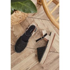 Czarne Espadryle Alulina. Czarne espadryle damskie Renee, bez wzorów, bez obcasa. W wyprzedaży za 99,99 zł.